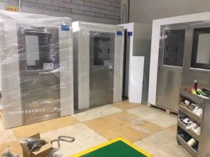 風淋室是車間凈化的主要設備，在車間中起到了很大的作用
